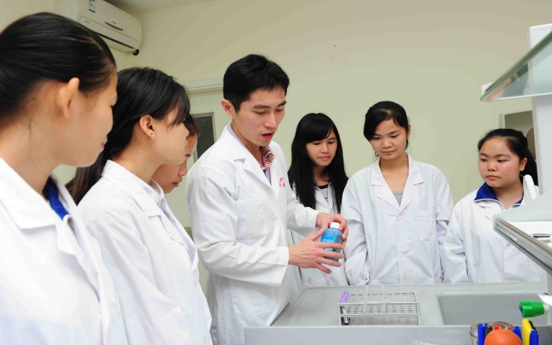 海南卫生健康职业学院_校园风光_学校景色