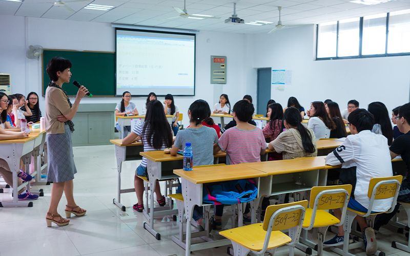 文华学院_校园风光_学校景色