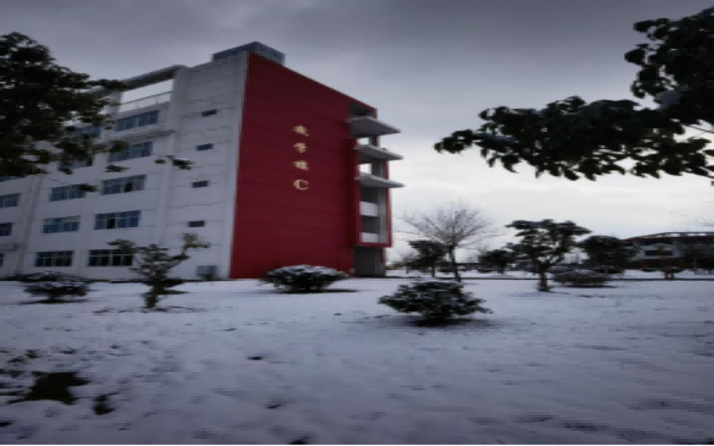 鹰潭卫生职业学院_校园风光_学校景色
