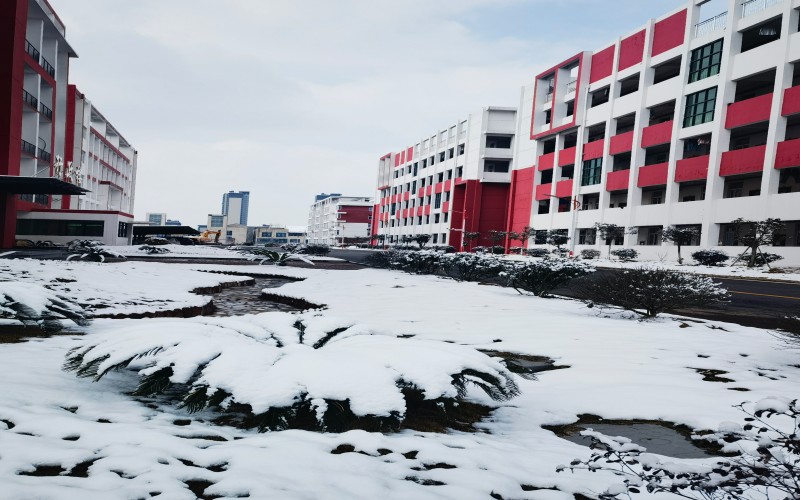 鹰潭卫生职业学院_校园风光_学校景色