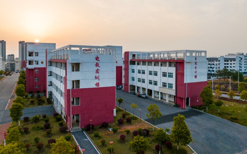鹰潭卫生职业学院_校园风光_学校景色
