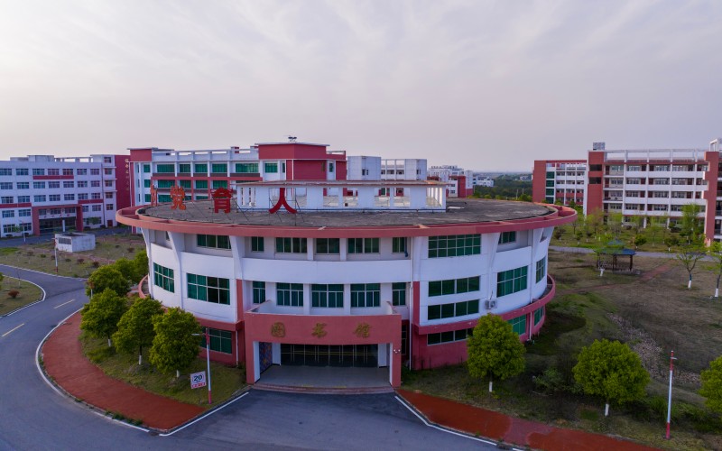 鹰潭卫生职业学院_校园风光_学校景色