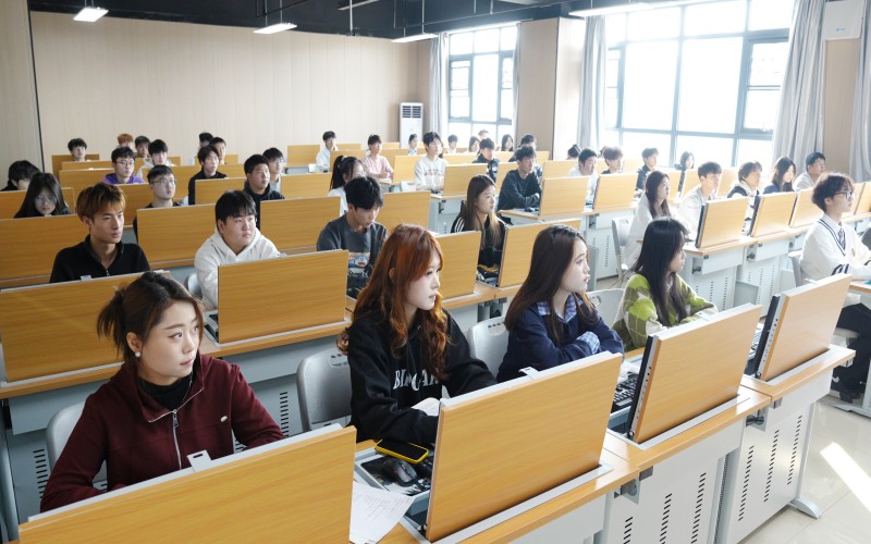 郑州汽车工程职业学院_校园风光_学校景色