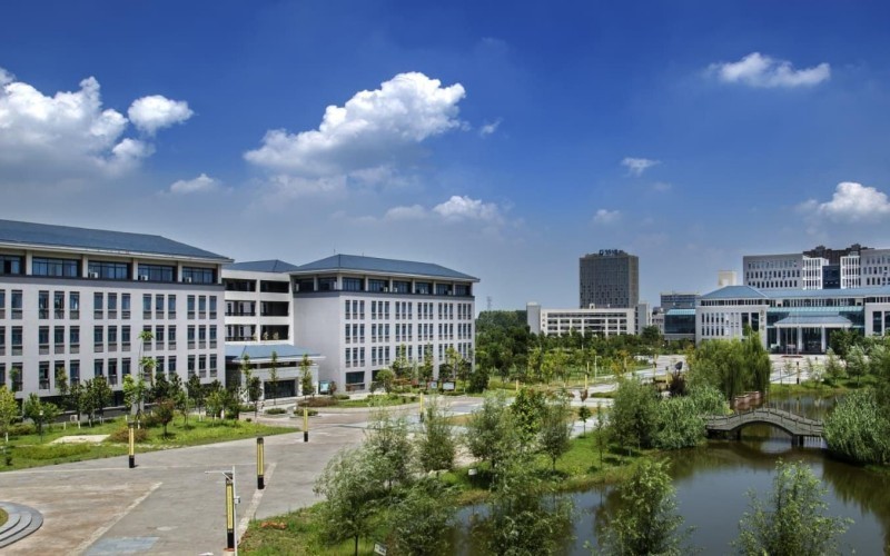 成都医学院_校园风光_学校景色