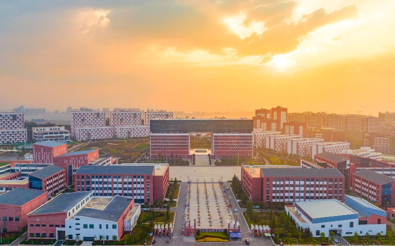 云南医药健康职业学院_校园风光_学校景色