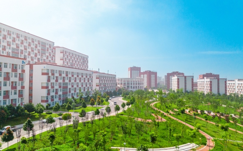 云南医药健康职业学院_校园风光_学校景色