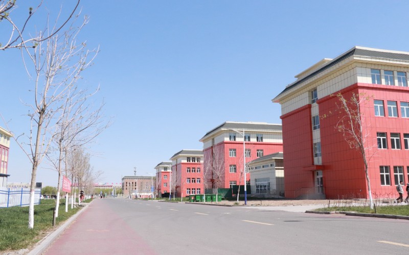 新疆石河子职业技术学院_校园风光_学校景色