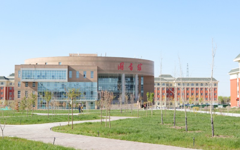 新疆石河子职业技术学院_校园风光_学校景色