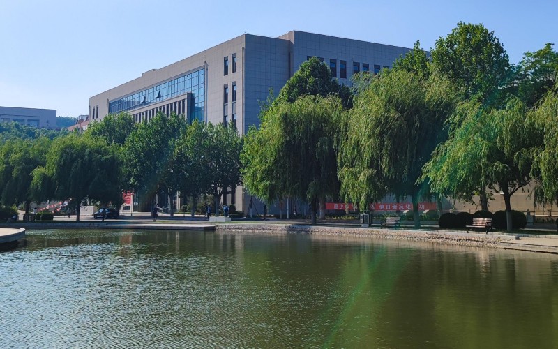 大连工业大学_校园风光_学校景色