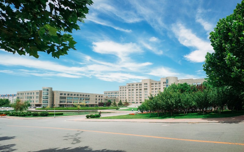 大连工业大学_校园风光_学校景色