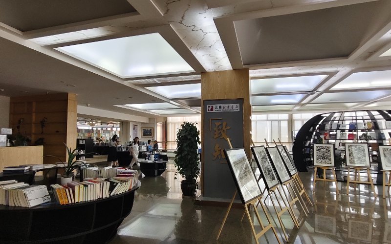 昆明理工大学_校园风光_学校景色