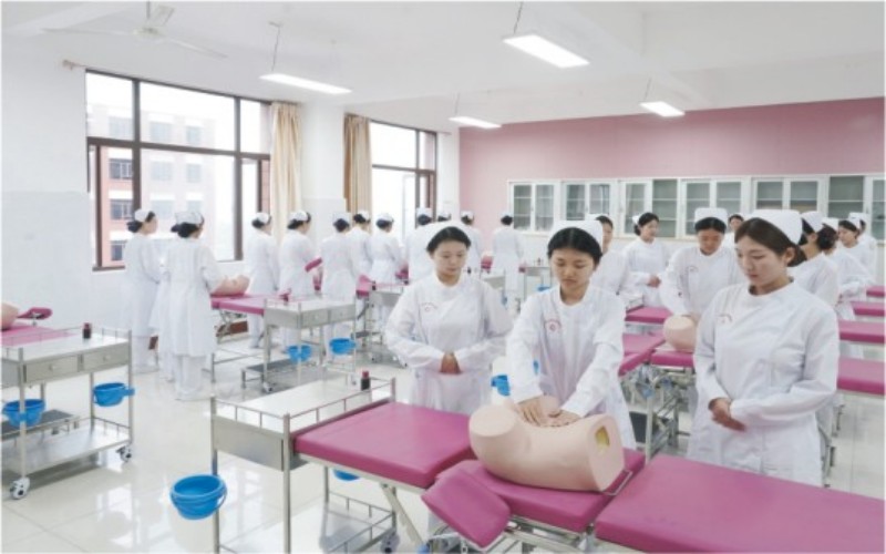郑州黄河护理职业学院_校园风光_学校景色