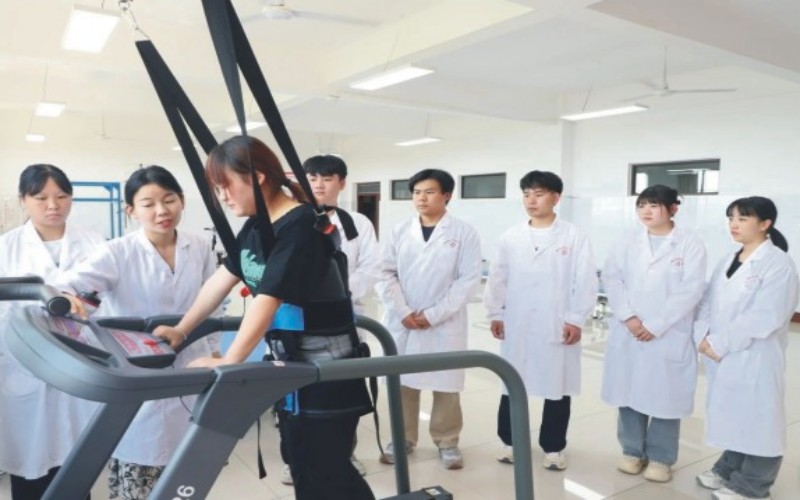 郑州黄河护理职业学院_校园风光_学校景色