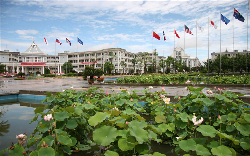 浙江外国语学院_主图