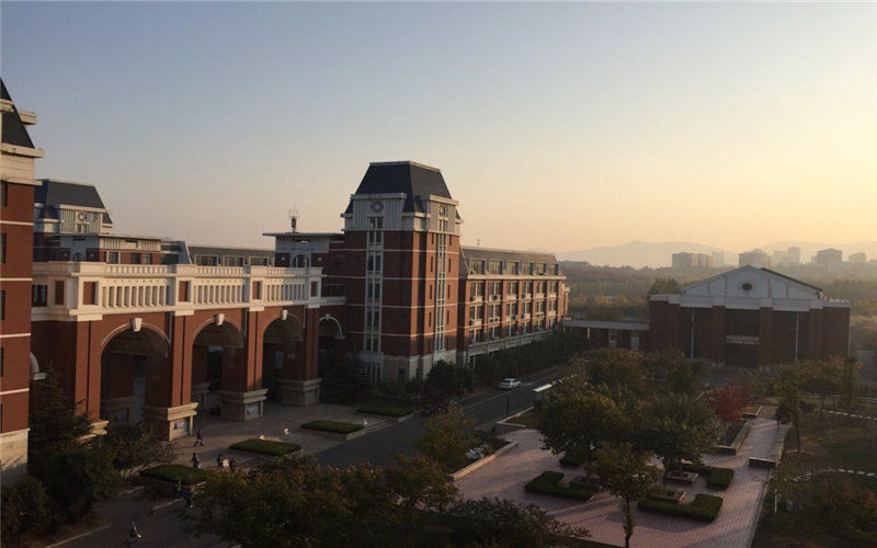 山东财经大学燕山学院_主图