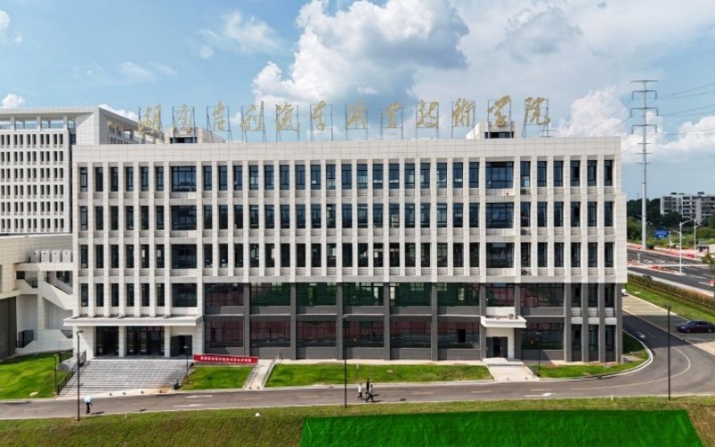 湖南吉利汽车职业技术学院-30