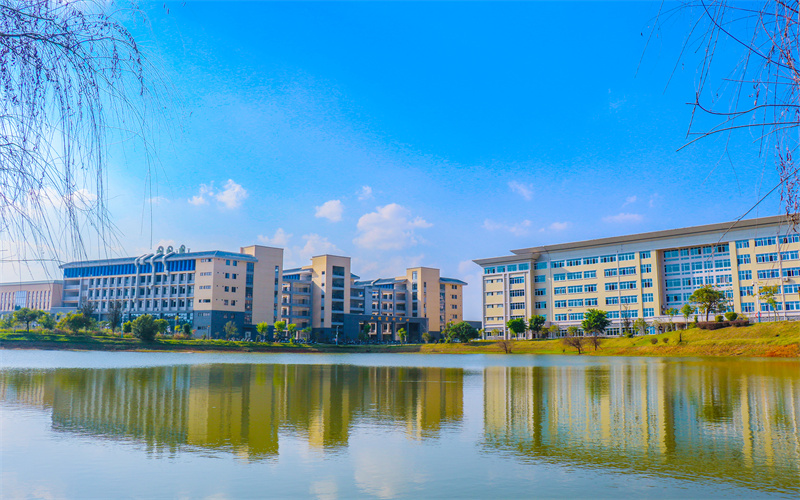贺州学院-惟勤湖