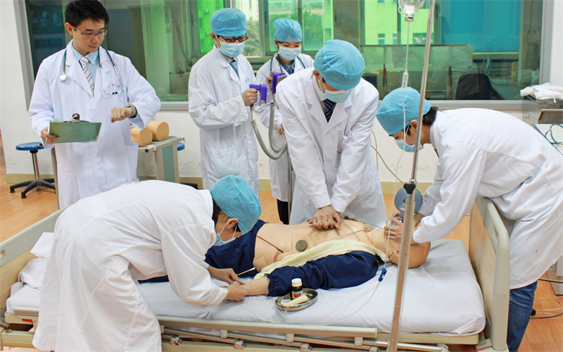 广东药科大学-学生临床技能操作训练