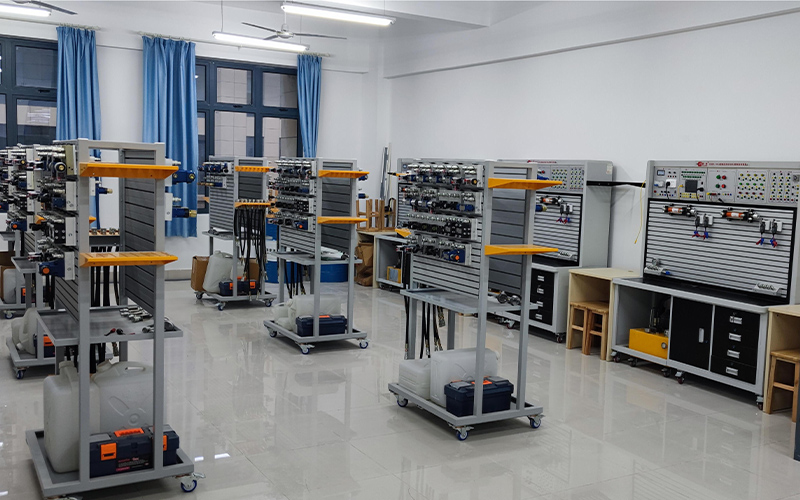 湖北三峡航空学院-29