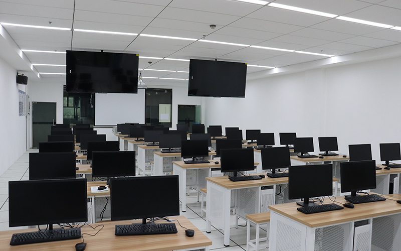湖北三峡航空学院-27