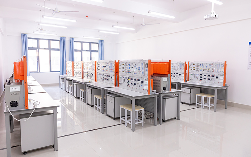 湖北三峡航空学院-36