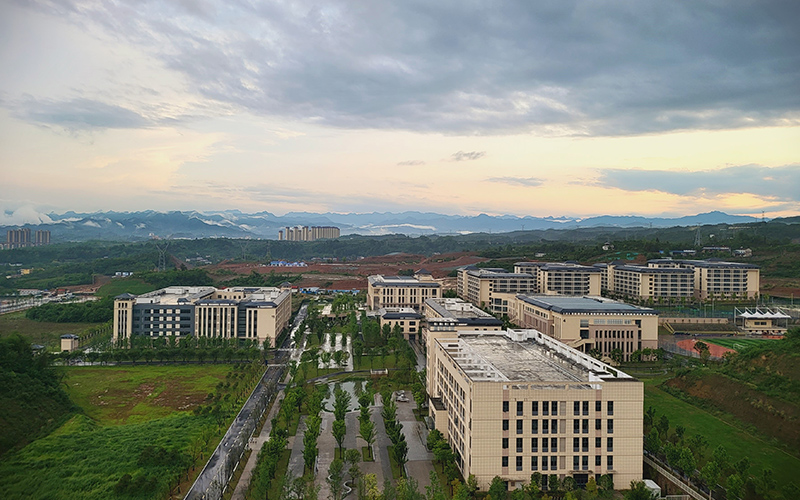 湖北三峡航空学院校园环境