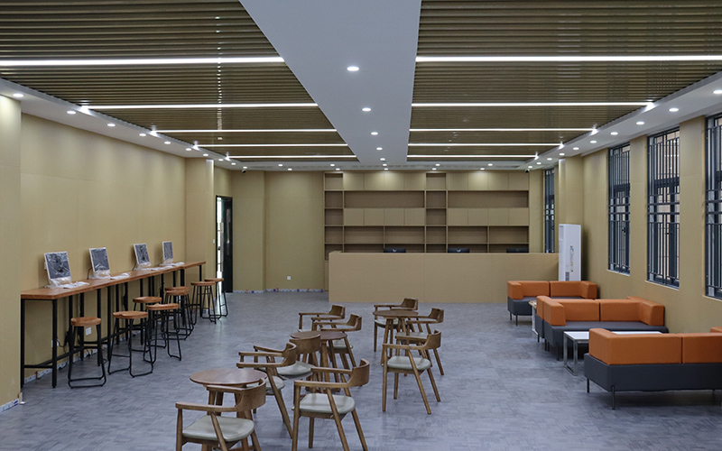 湖北三峡航空学院-6
