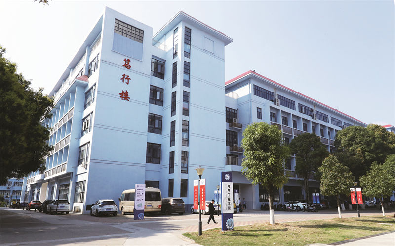 广西机电职业技术学院-笃行楼