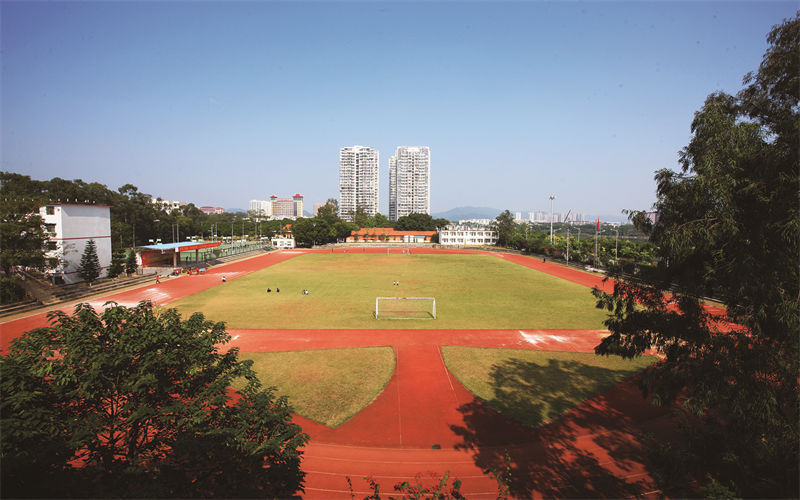 广西机电职业技术学院-田径场