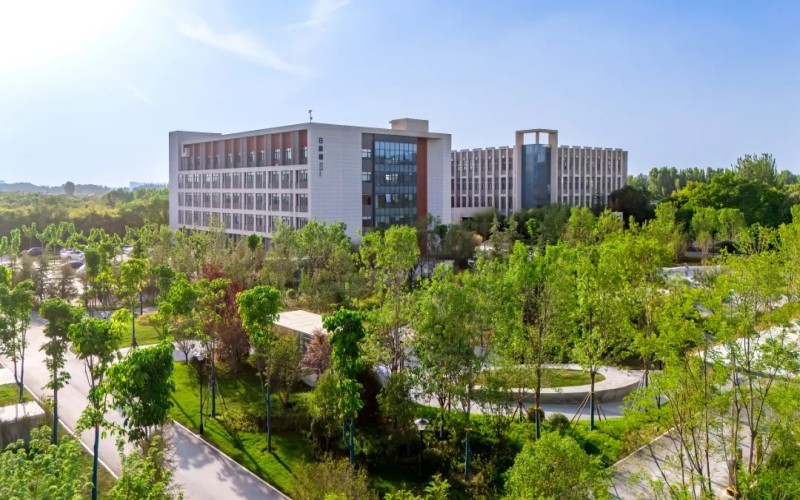 2025年西安科技大学高新学院在海南最低录取分数线主图