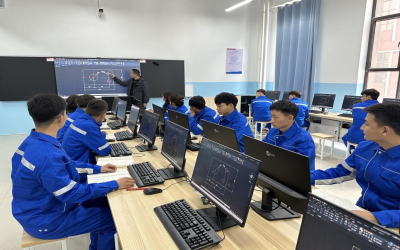 阿克苏工业职业技术学院- 11
