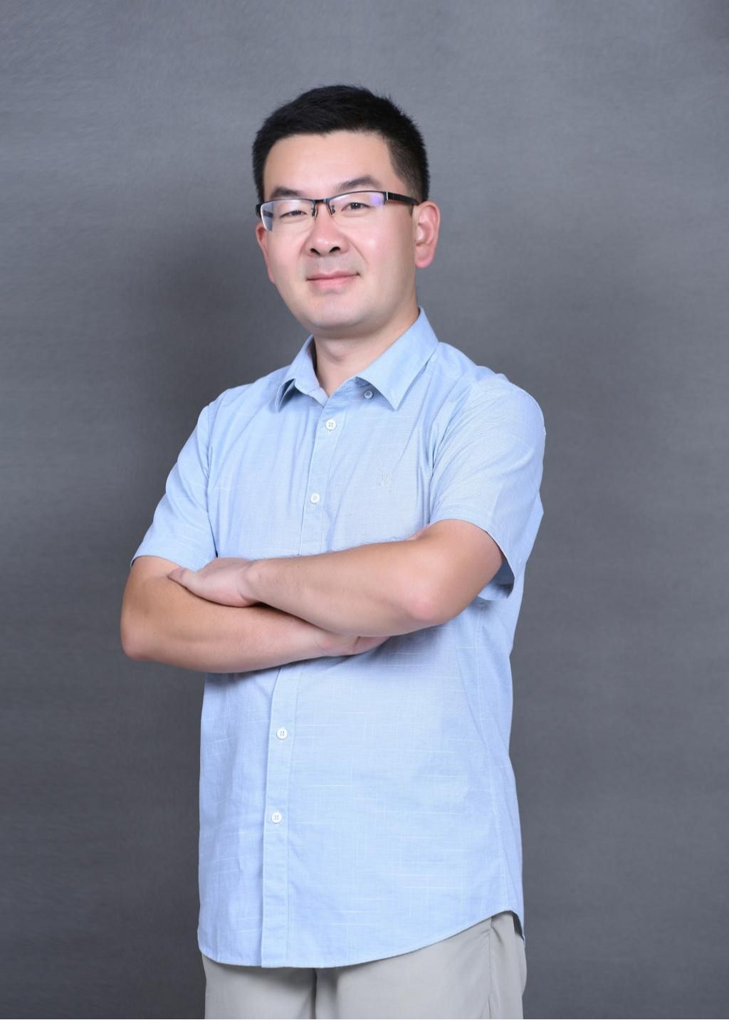 李小军