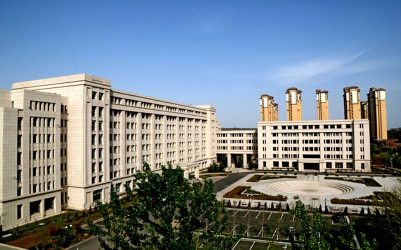 大连大学 gallery image 3