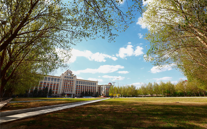 哈尔滨金融学院 gallery image 2