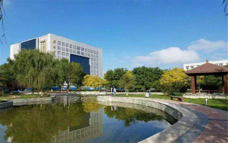 陇东学院 gallery image 2