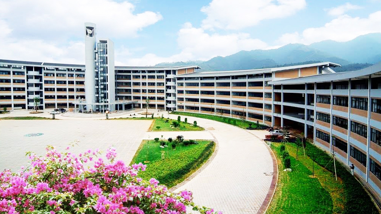 龙岩学院主图