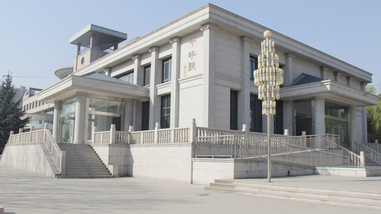 西安外事学院主图